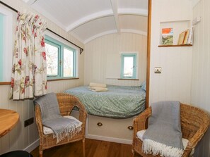 Room - Gilberry Shepherds Hut, Church Stretton (Church Stretton)