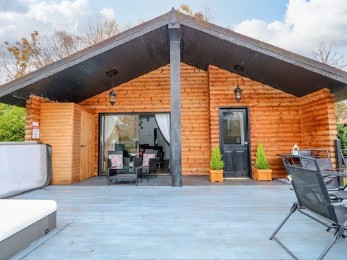 Sunset Lodge: Ground Floor Retreat