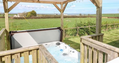 Mountain View Lodge, Whitland.