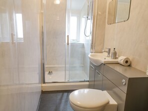 Shower - Gwelfor, Morfa Bychan (Porthmadog)