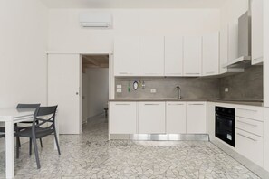 Refrigerador y lavavajillas 