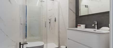 Douche, serviettes fournies