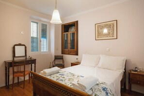 2 slaapkamers, een strijkplank/strijkijzer, wifi, beddengoed