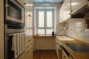 Private kitchen - LSquare Landmark Apartment with Palace views (Corfu)