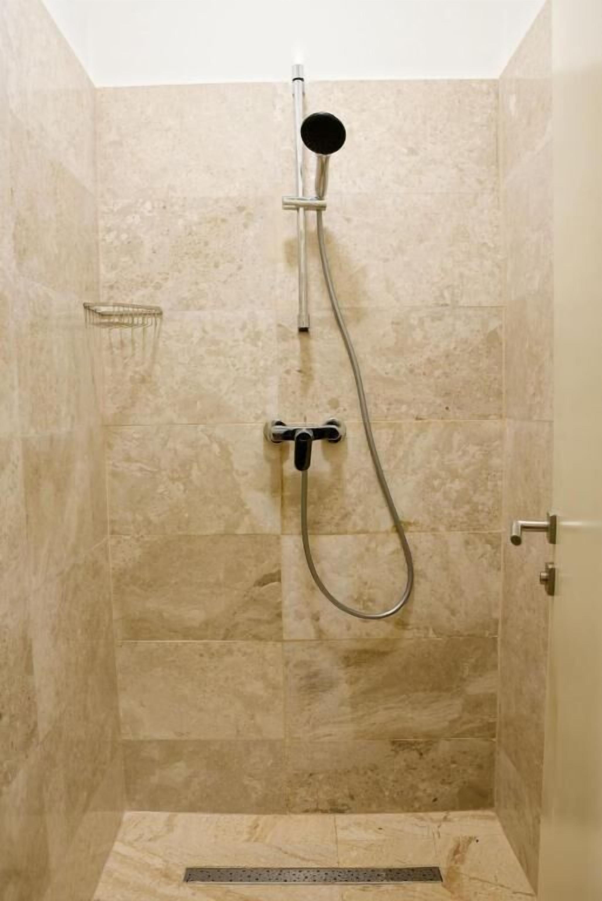 Gemeinsamer Deluxe-Schlafsaal, Nur Frauen, Nichtraucher | Badezimmer