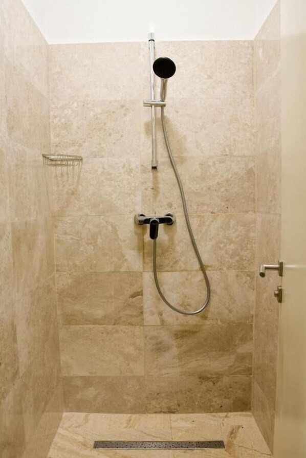 Deluxe Shared Dormitory, Women only, Non Smoking | Bathroom