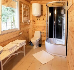 淋浴设施、毛巾、肥皂、卫生纸