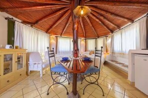 Dining - ELITE COLLECTION- VILLA PAVONI (Porto Rotondo)