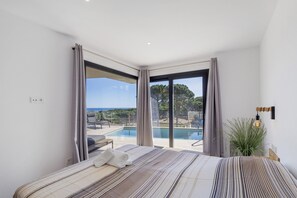 3 bedrooms, iron/ironing board, WiFi, bed sheets - Villa con piscina, aire acondicionado y vistas al mar (Pineda Pals)