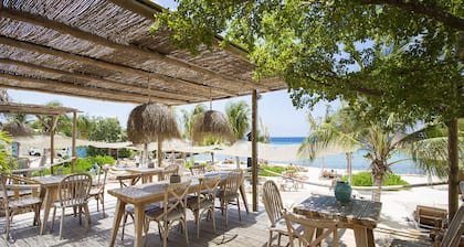 peaceful Garden Villa - Private Pool