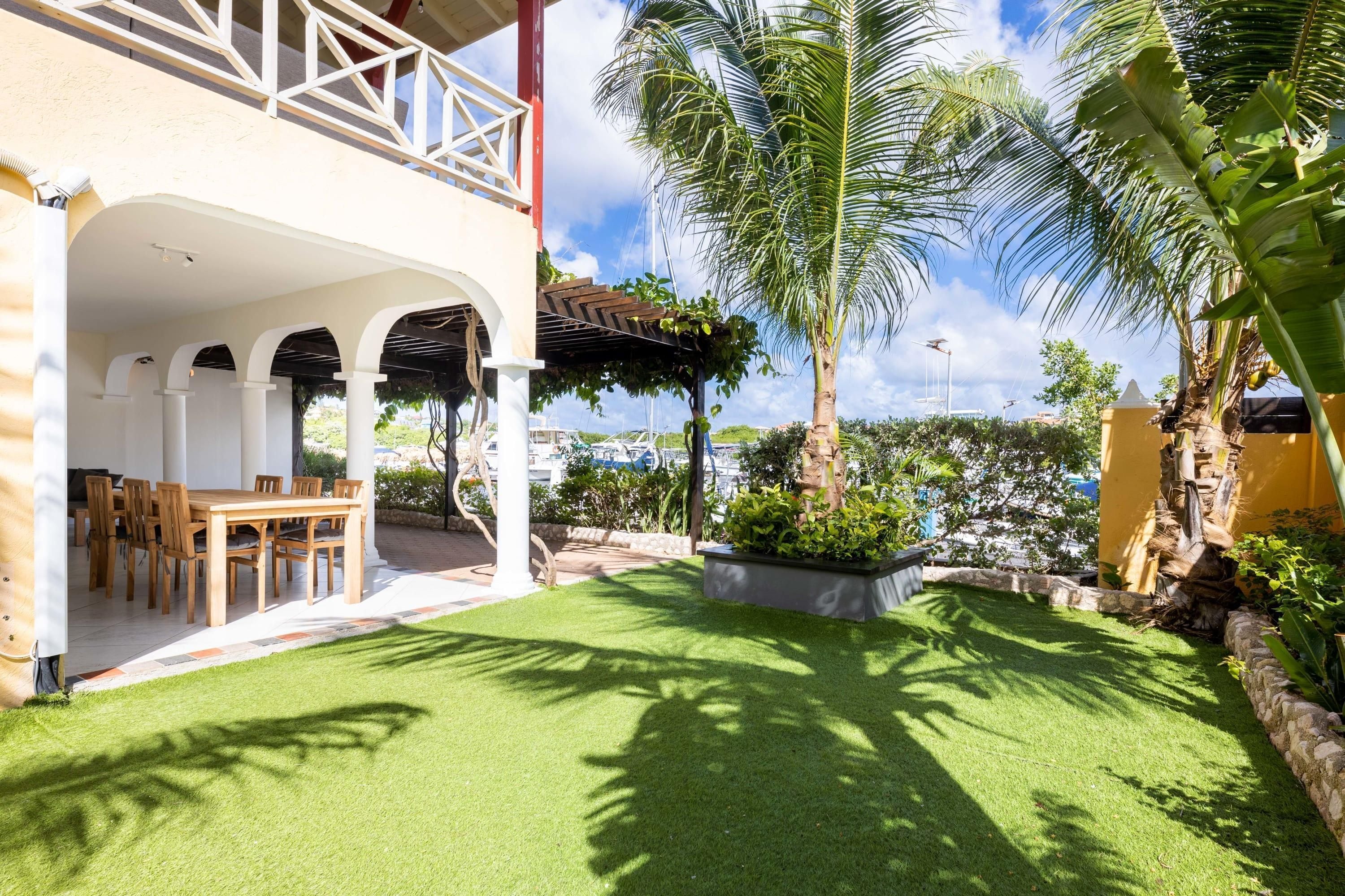 Villa | Exterior