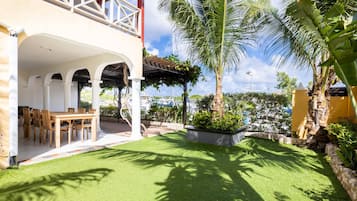 Villa | Exterior