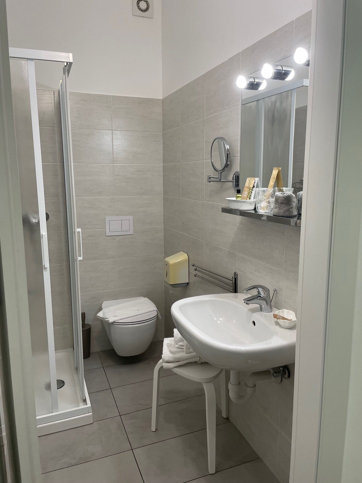 Standard Single Room | Minibar, in-room safe, laptop workspace, free WiFi
