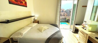 HOTEL LAURO