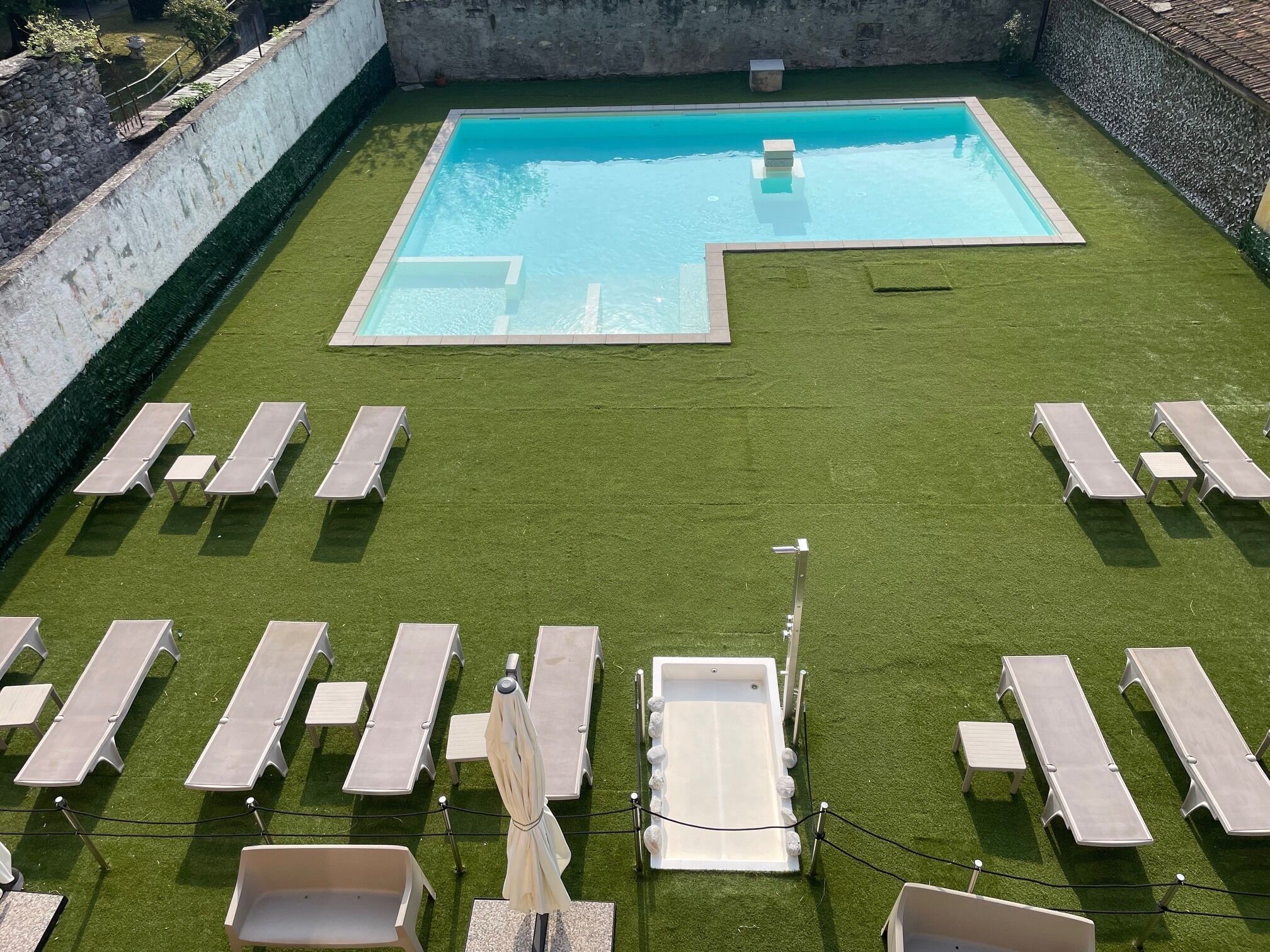 Suite familiar, balcón, vistas a la piscina