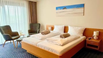 Double Room, Balcony, Partial Sea View