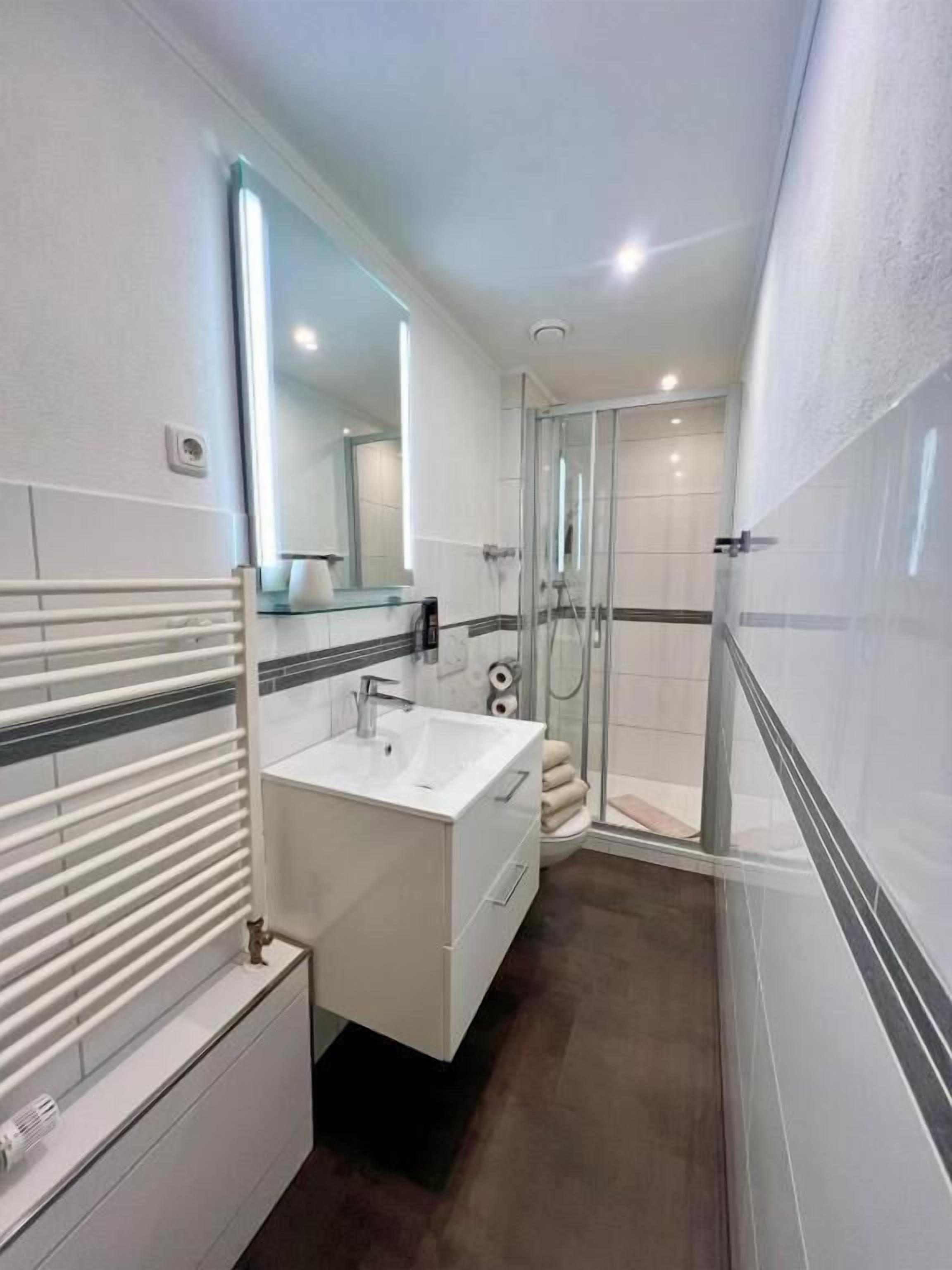 Double Room, Balcony, River View | Bathroom