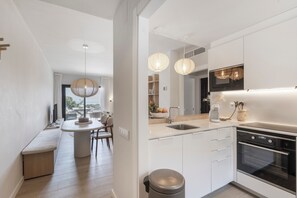 Fridge, microwave, oven, stovetop - Spectacular Duplex with Stunning Sea Views (Begur)