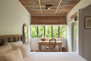 Deluxe Suite | Premium bedding, in-room safe, individually decorated - Maison Tropical  (Flic-en-Flac)