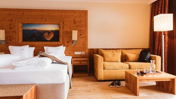 Superior Double Room, Balcony, Mountain View - Gartenhotel Linde (Ried im Oberinntal)