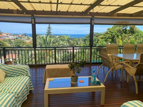 Spacious 3-bedroom house with AC and amazing sea views in lovely Durban North