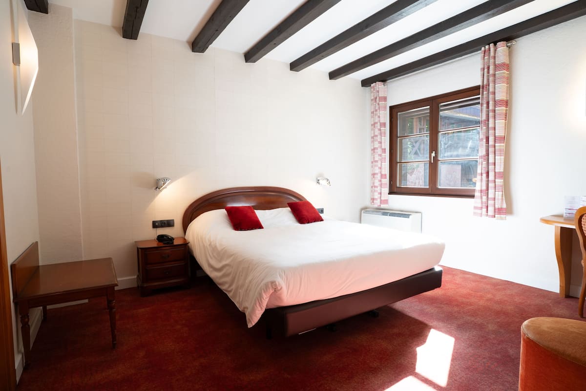 Standard Double Room | In-room safe, blackout drapes, soundproofing, free WiFi