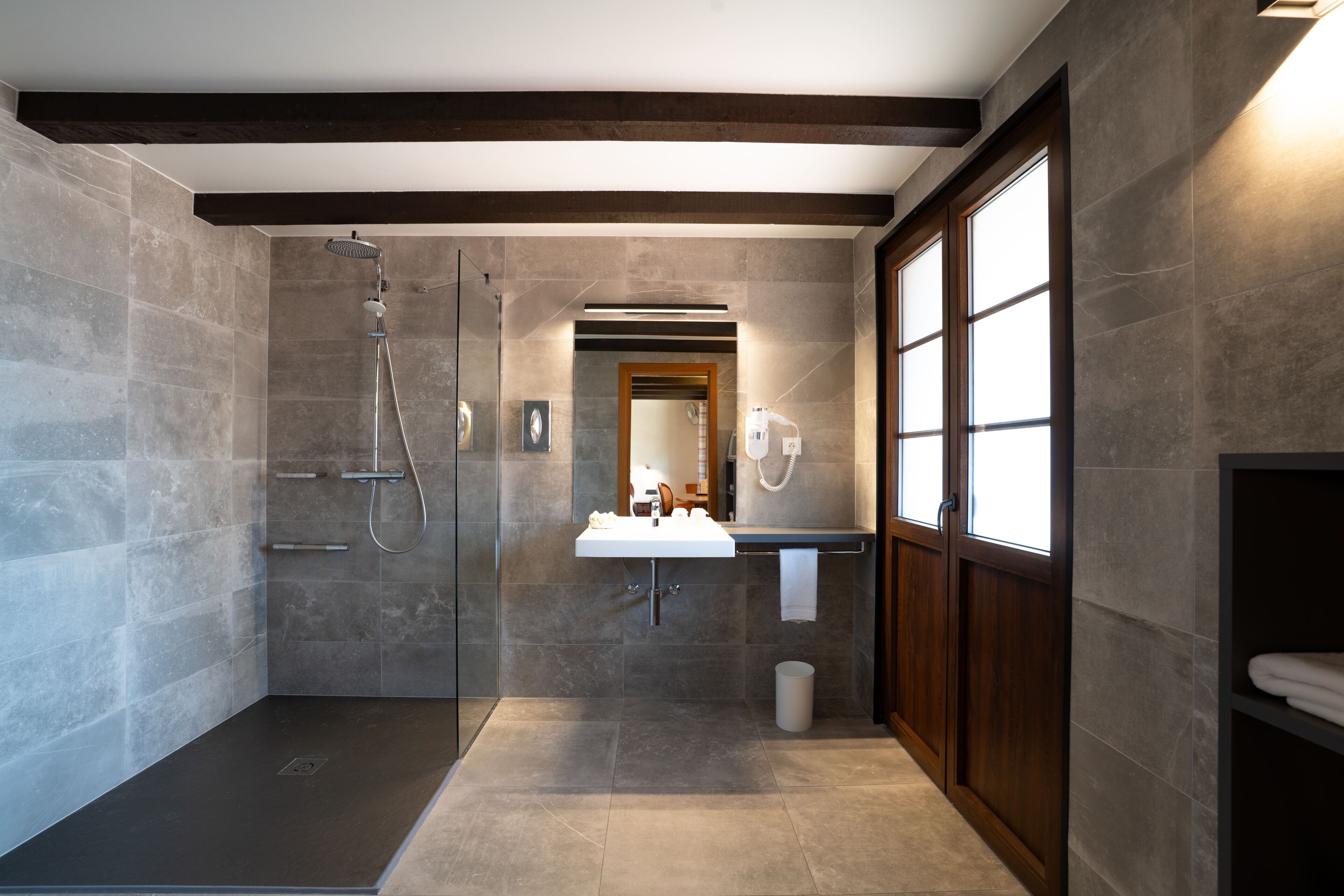 Chambre Double Supérieure, balcon | Salle de bain