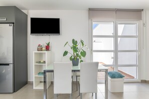 Dining - 'Bienvenida' Apartment with Private Terrace, Wi-Fi, and Air Conditioning (Conil de la Frontera)