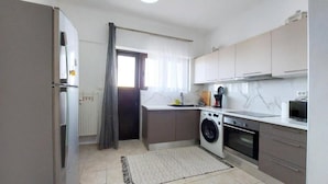 Apartment, Balcony, City View | Dapur peribadi