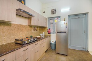 Private kitchen - Villa Bliss By Ravi And Jazz (Kasauli)