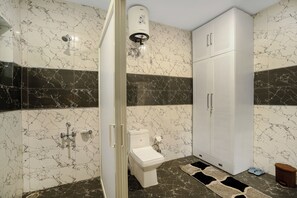 Bathroom - Villa Bliss By Ravi And Jazz (Kasauli)
