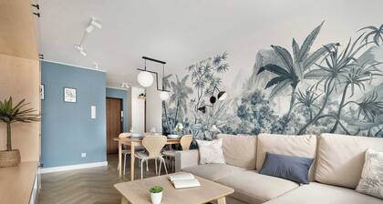 Cozy Apartment with Balcony | Close to Beach and Station