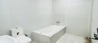 Hotel Basera 