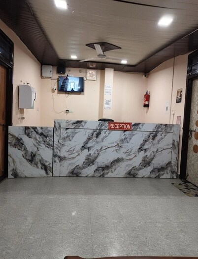 Hotel Basera 