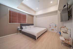 Deluxe-Doppelzimmer, Stadtblick | Schallisolierte Zimmer, kostenloses WLAN