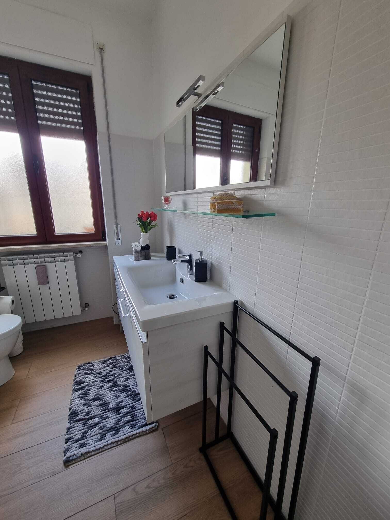 Doccia, asciugacapelli, bidet, asciugamani