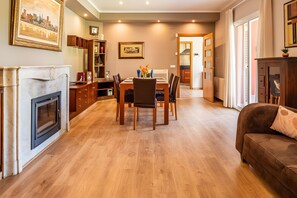 Dining - Casa Monica – Charming House with Garden and Pool Near the Village Center (Calonge)
