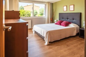 3 chambres, fer et planche à repasser, Wi-Fi