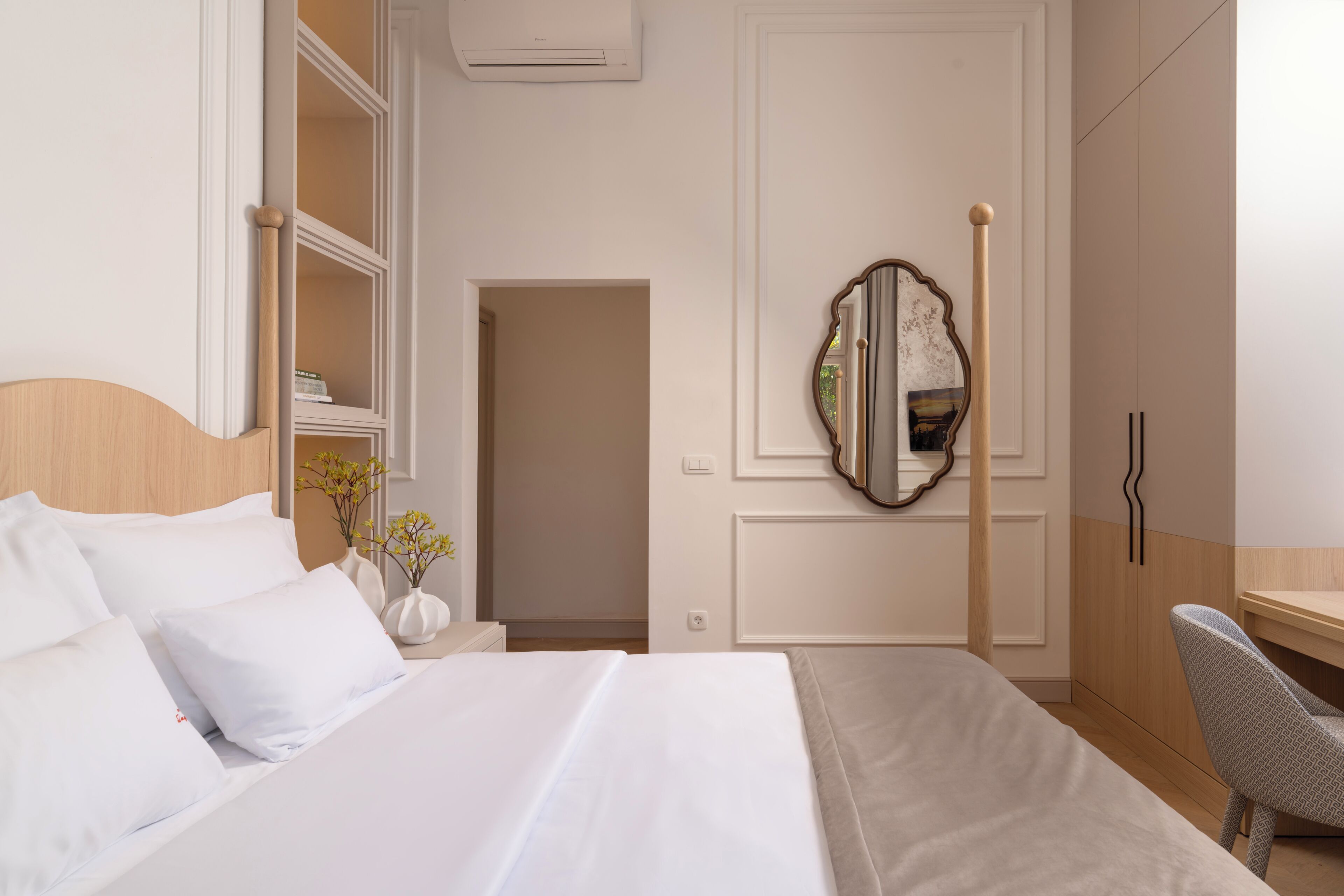 Habitación básica doble | Ropa de cama hipoalergénica, caja fuerte, escritorio y wifi gratis
