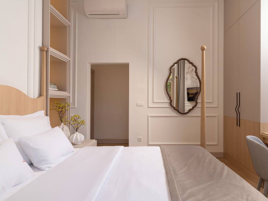Habitación básica doble | Ropa de cama hipoalergénica, caja fuerte, escritorio y wifi gratis