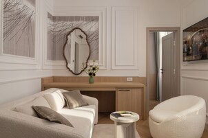 Suíte superluxo | Roupas de cama antialérgicas, cofres nos quartos, escrivaninha