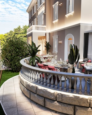 Outdoor dining - Heritage Hotel Zagreb Dubrovik (Dubrovnik)