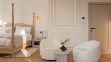 Suite Premium | Ropa de cama hipoalergénica, caja fuerte, escritorio y wifi gratis