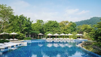 Seasonal outdoor pool