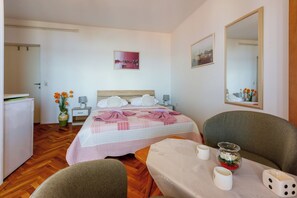 Room - Cozy studio apartment with sea view & parking space in Dramalj (Dramalj)