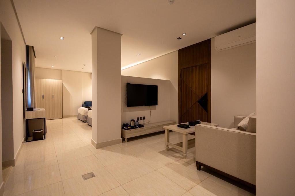 Apartment, Multiple Beds | Living area