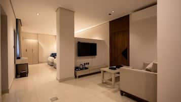 Apartment, Multiple Beds | Living area