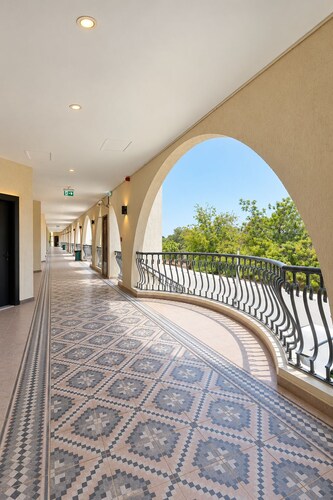 Ramada by Wyndham Abu Dhabi Al Sharia