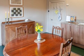 Dining - Mackenzie House -  a house that sleeps 6 guests  in 3 bedrooms (Kirkcudbright)