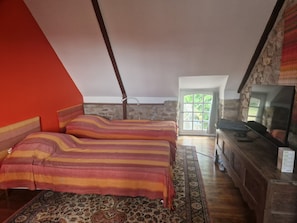 3 quartos, ferros/tábuas de passar roupa, Wi-Fi de cortesia